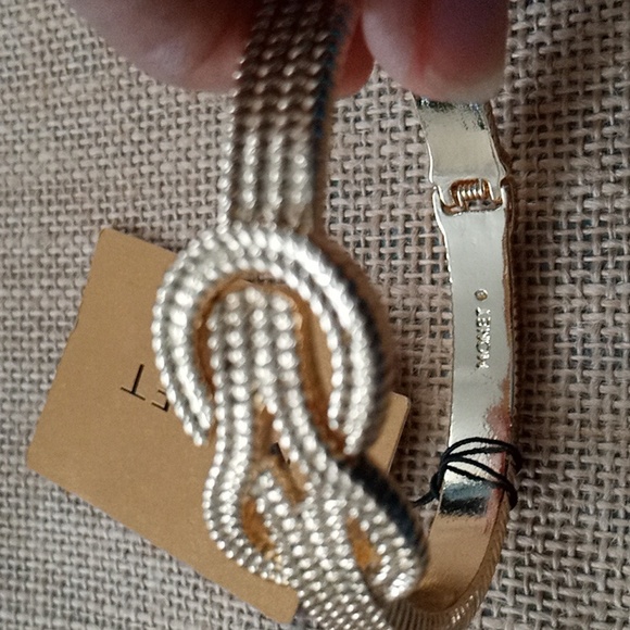 Monet Jewelry Gold Tone Bangle Bracelet - Picture 5 of 6